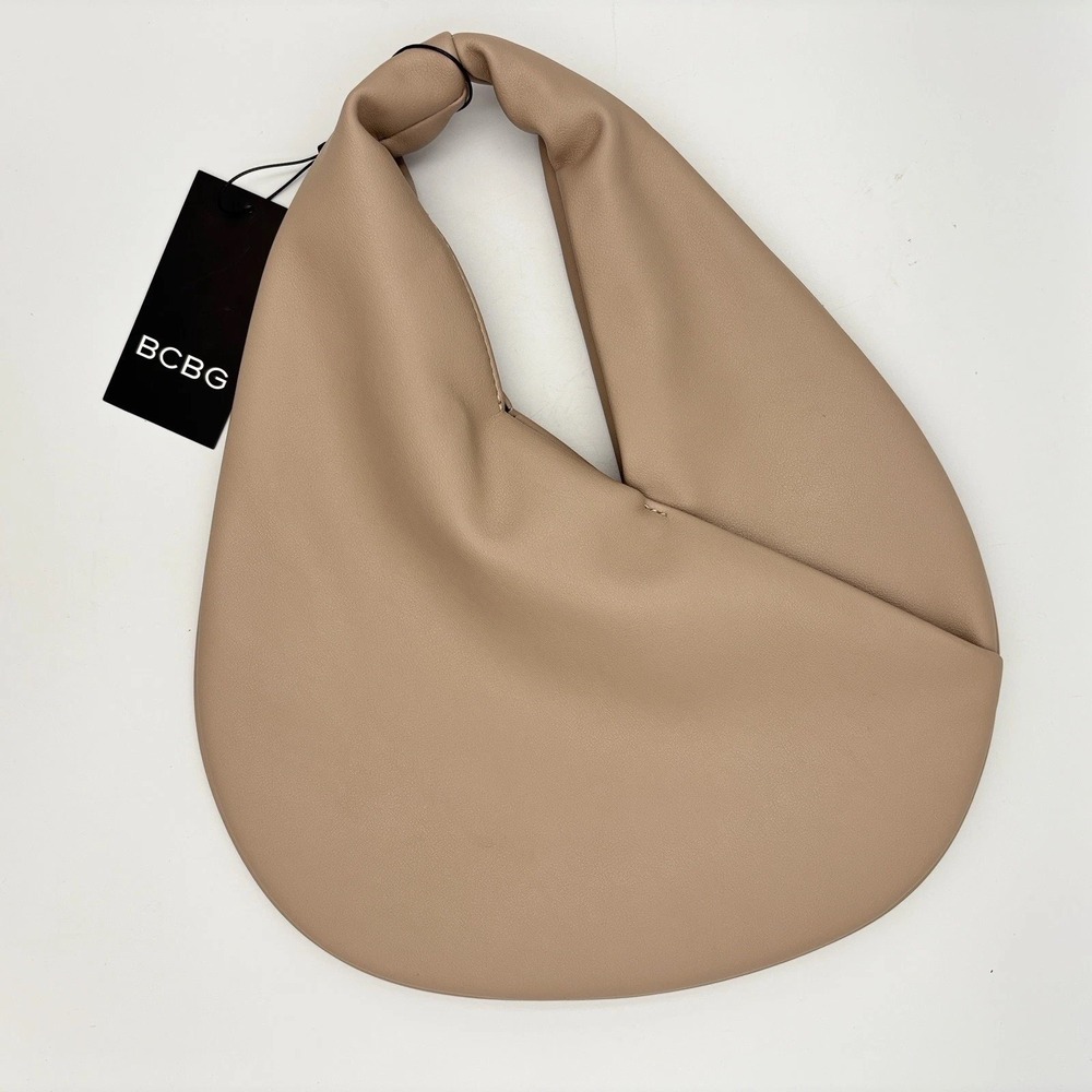 BCBG MAXAZRIA Soft Taupe Leather Shoulder Bag Stylish Hobo BC32533